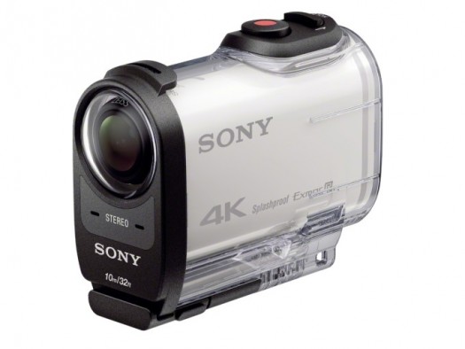 X100V_main2_with_case-1200-680x510