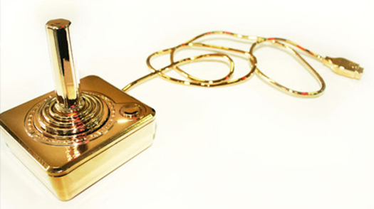 Altın kaplı Atari 2600