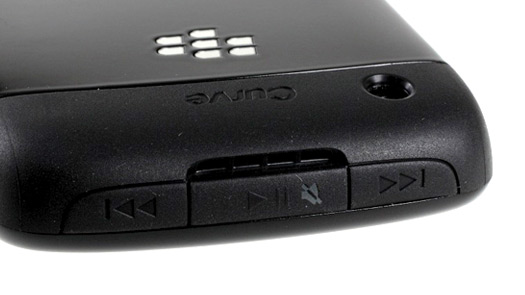 blackberry-urve-8520-1