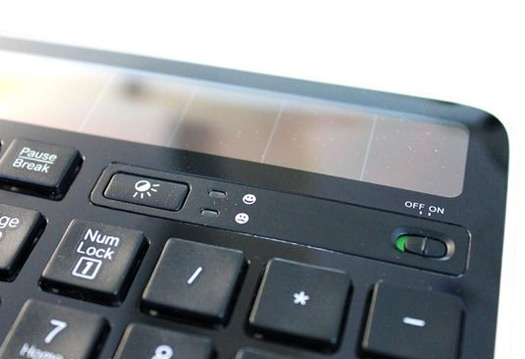 Logitech K750 Logitech K750