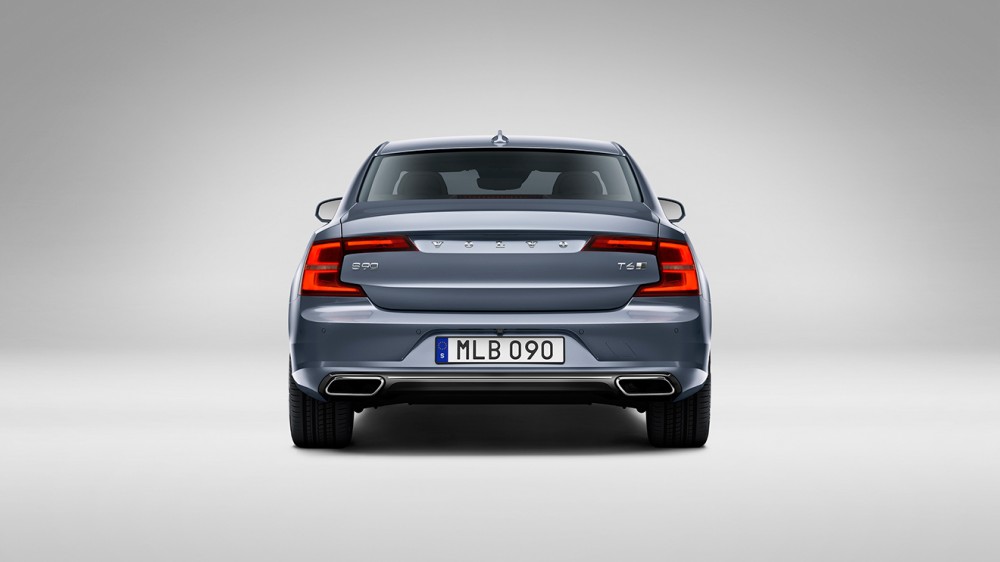 2017 Volvo S90