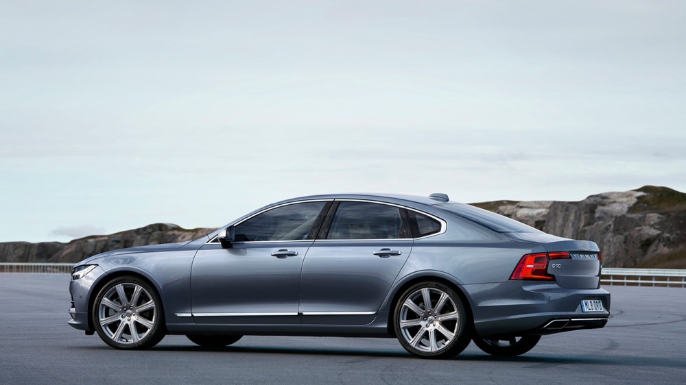 2017 Volvo S90