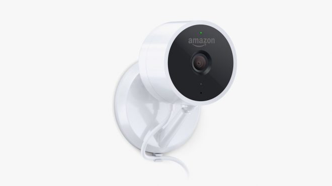 amazon dan kargocuya kapiyi acan kilit ve onu gozetleyen guvenlik kamerasi video log