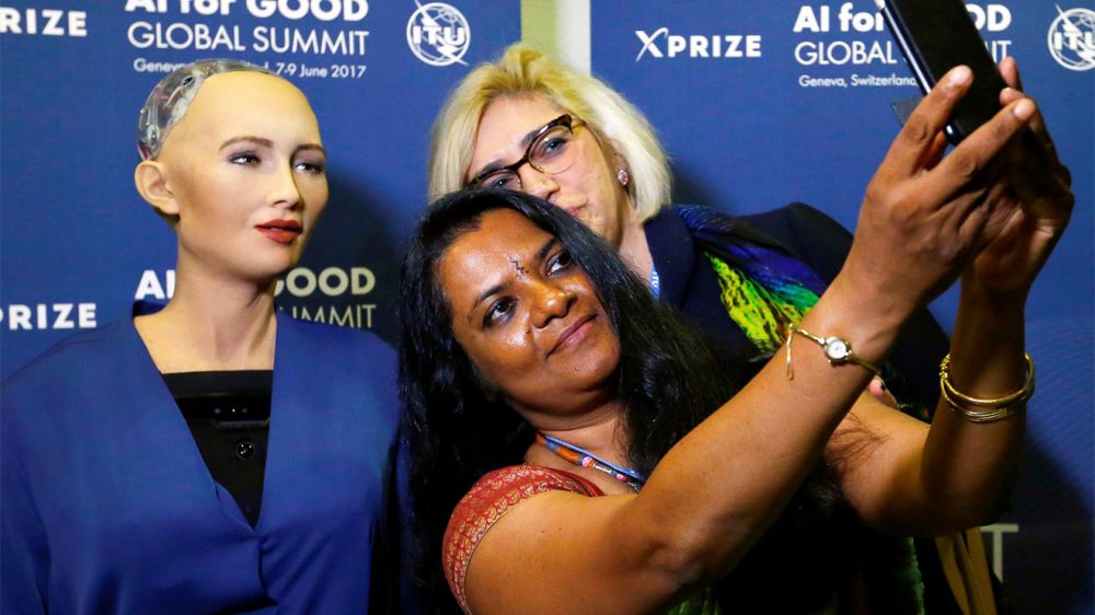 Robota vatandaşlık verildi