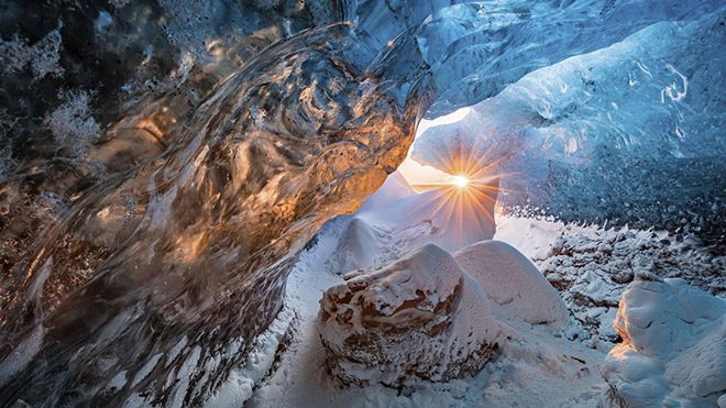 Markus van Hauten'ın "Ice Cave" isimli fotoğrafı
