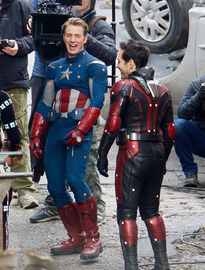 Avengers 4 setinden kafa karıştıran fotoğraflar - LOG