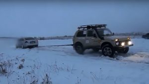 Lada Niva vs Audi S6