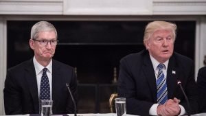 tim cook ve donald trump