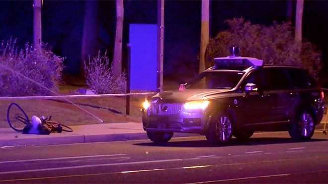 Uber sürücüsüz otomobil kaza