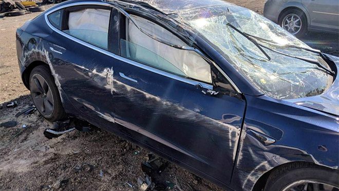 Tesla Model 3 kaza