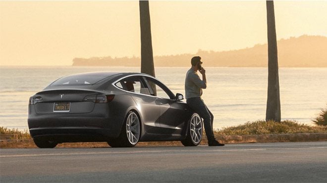 Tesla Model 3 Nomad kablosuz şarj