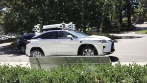 Apple sürücüsüz otomobil