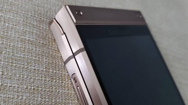 Samsung W2019