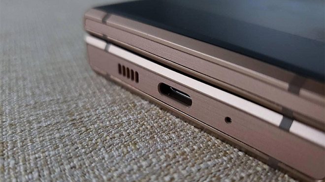 Samsung W2019