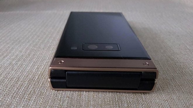 Samsung W2019