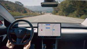 Tesla otomatik pilot