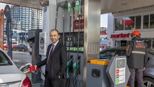 self servis akaryakıt