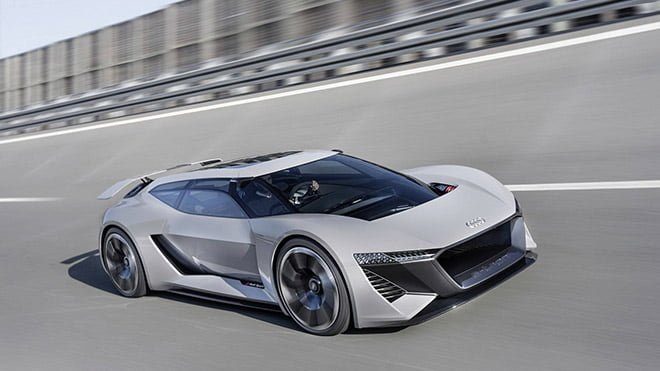 Audi PB18 e-tron vs yeni Tesla Roadster