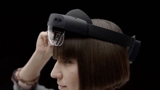 Microsoft HoloLens 2