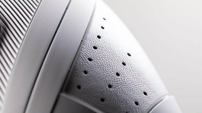 Lexus UX Nike Air Force 1