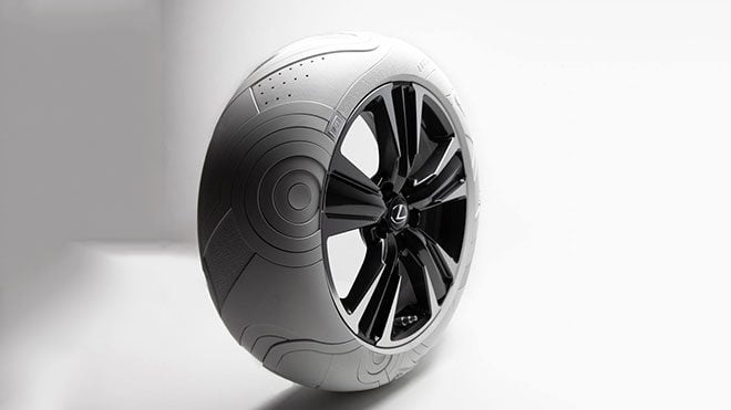 Lexus UX Nike Air Force 1