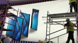 Katlanabilir telefon Huawei Mate X