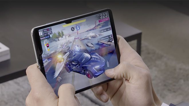 Katlanabilir akıllı telefon Samsung Galaxy Fold