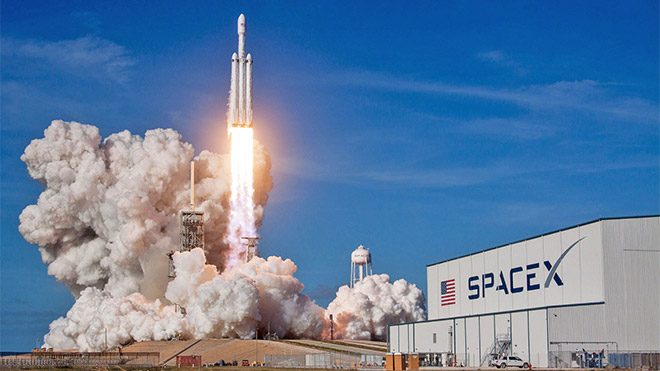 SpaceX Falcon Heavy roket Elon Musk