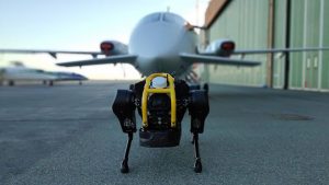 Uçak çekebilen robot HyQReal