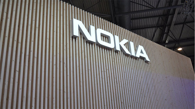 Nokia tuşlu akıllı telefon