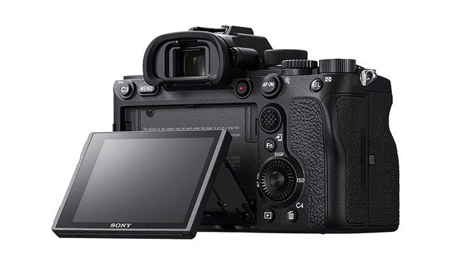 Sony a7R IV tam kare aynasız fotoğraf makinesi