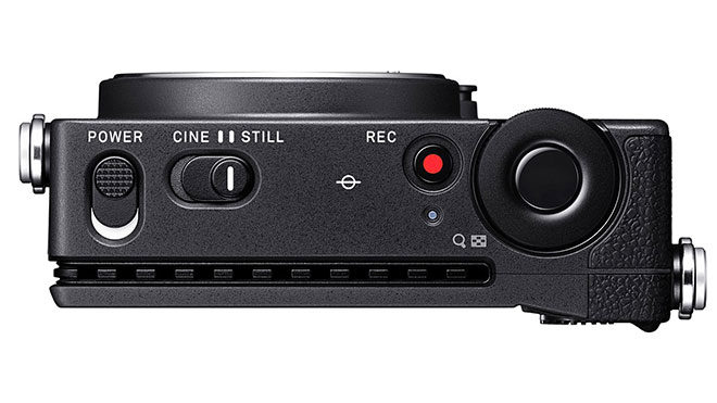 Tam kare aynasız fotoğraf makinesi Sigma fp