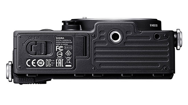 Tam kare aynasız fotoğraf makinesi Sigma fp