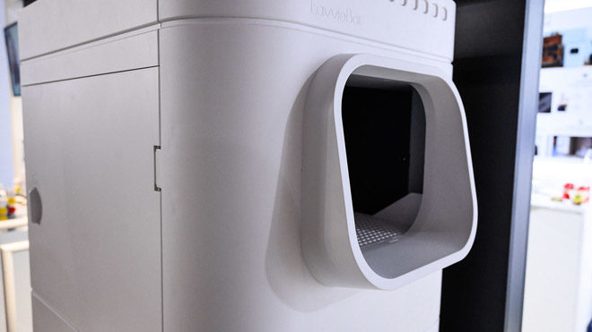 Akıllı kedi tuvaleti