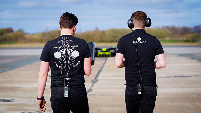 Dünyanın en hızlı sürücüsüz otomobil modeli