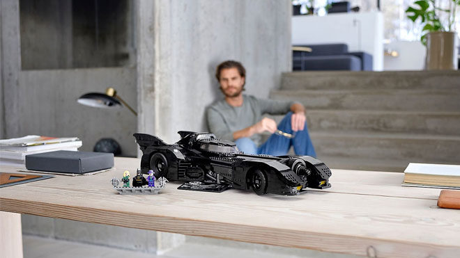 Batman tutkunları için 1989 model LEGO Batmobile