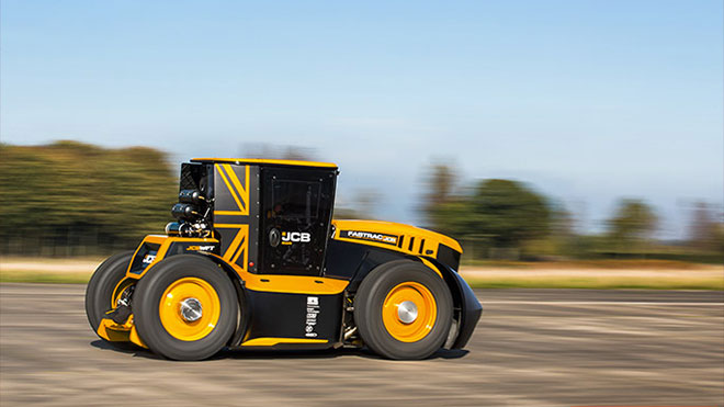 Dünyanın en hızlı traktörü rekoru JCB