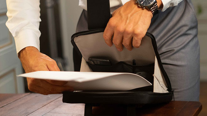 James Bond ilhamında tasarlanan akıllı bavul