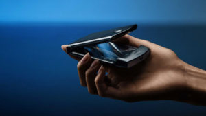 Motorola Razr katlanabilir telefon