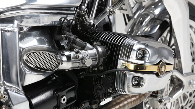 BMW R1100S motosiklet üstüne kurulan yeni yaşam formu!