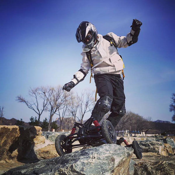 elektrikli arazi kaykayı