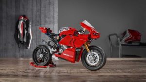 Ducati Panigale V4 R LEGO