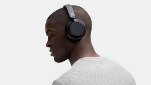 Microsoft Surface Earbuds modeli, satışa Microsoft Surface Headphones 2 kablosuz kulaklık
