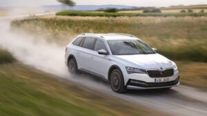 Skoda Superb multimedya