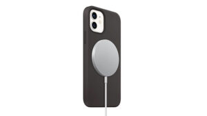 iPhone 12 MagSafe