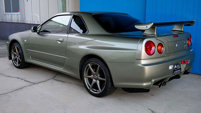 Nissan Skyline GT-R R34 V-Spec II Nur Millennium Jade