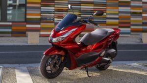 2021 Honda PCX motosiklet