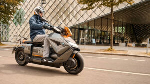 Fütüristik elektrikli motosiklet BMW CE 04