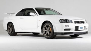 Nissan Skyline GT-R R34 V-Spec II Nur rekor fiyata satıldı