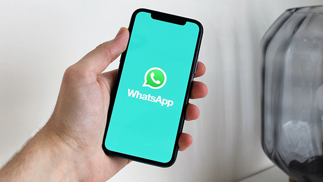 Facebook WhatsApp